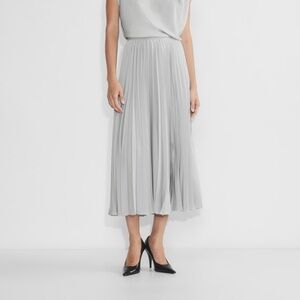 Aritzia Maido Satin Pleated Skirt in Chrome Grey size XS — BRAND NEW